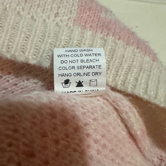 Dreamers by Debut Pink Heart Checkered Knit Sweater – Women’s Size Small - Picture 3 of 4